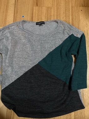 Vintage Rose Three-Tone Crewneck Sweater in Teal, Gray & Black
